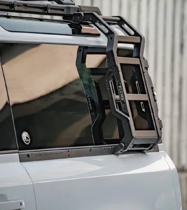 PLUMB Boční Lezecký Žebřík — Pro Landrover Defender 90 