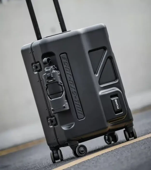 PLUMB 20-INCH SUITCASE 