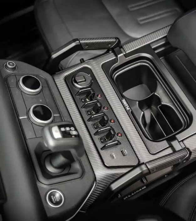 PLUMB Centrální řídicí systém – LANDROVER DEFENDER 
