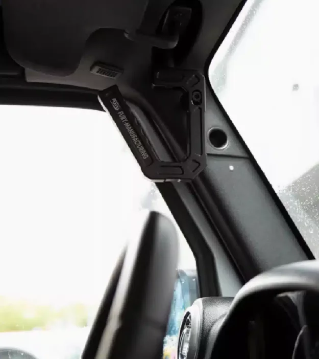 FURY Armor Series – A-Pillar Grab Rukojeti